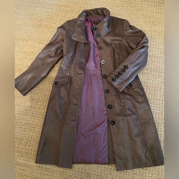 Danier Ladies Italian Leather Coat - Picture 5 of 9